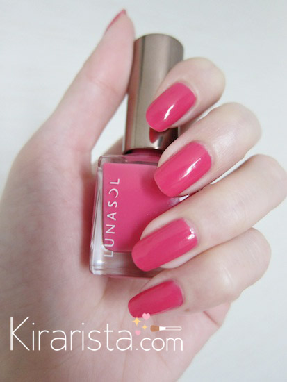 Lunasol Nail Finish N #EX03 Fresh Pink & #EX04 Fresh Coral  – swatch
